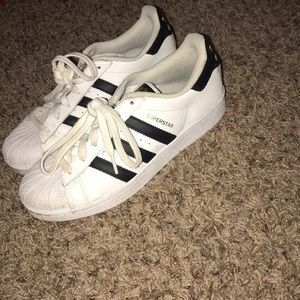 Adidas superstars